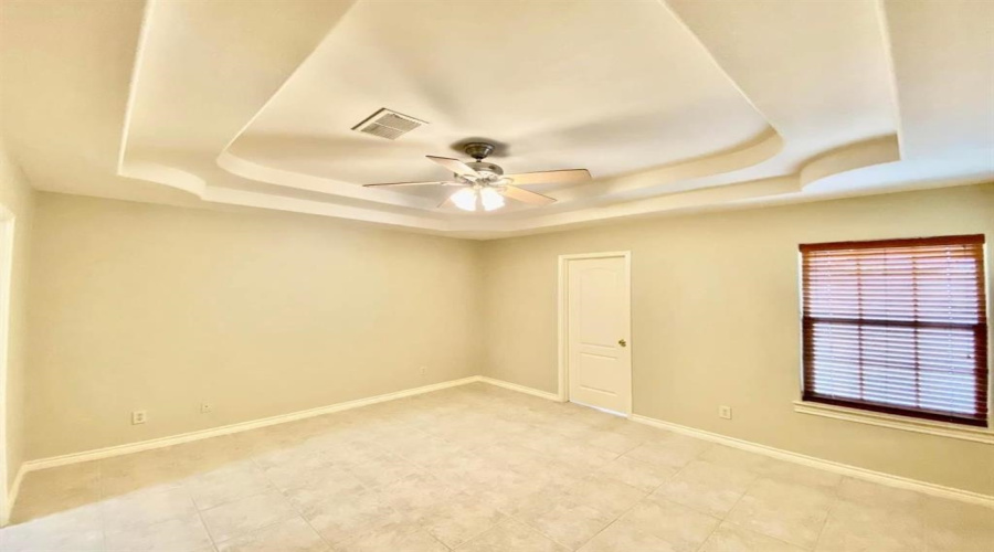 9811 Sterling Lp, Laredo, Texas 78045, 2 Bedrooms Bedrooms, 5 Rooms Rooms,2 BathroomsBathrooms,Residential,For Sale,9811 Sterling Lp,20264422