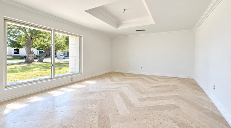 318 Linden Ln, Laredo, Texas 78041, 5 Bedrooms Bedrooms, 12 Rooms Rooms,4 BathroomsBathrooms,Residential,For Sale,318 Linden Ln,20264423