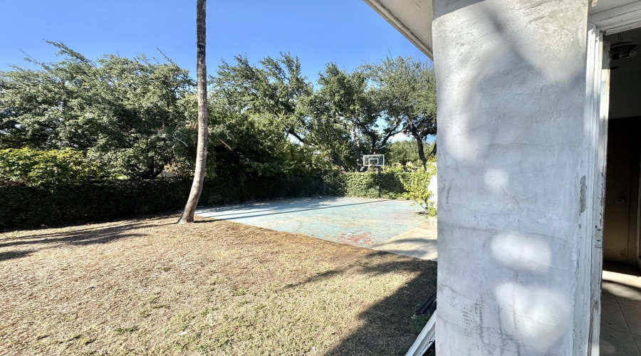 318 Linden Ln, Laredo, Texas 78041, 5 Bedrooms Bedrooms, 12 Rooms Rooms,4 BathroomsBathrooms,Residential,For Sale,318 Linden Ln,20264423