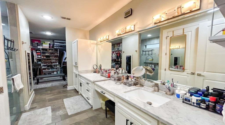 613 Puerta Del Sol, Laredo, Texas 78045, 4 Bedrooms Bedrooms, 6 Rooms Rooms,3 BathroomsBathrooms,Residential,For Sale,613 Puerta Del Sol,20264424