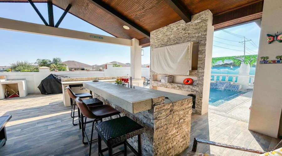 613 Puerta Del Sol, Laredo, Texas 78045, 4 Bedrooms Bedrooms, 6 Rooms Rooms,3 BathroomsBathrooms,Residential,For Sale,613 Puerta Del Sol,20264424