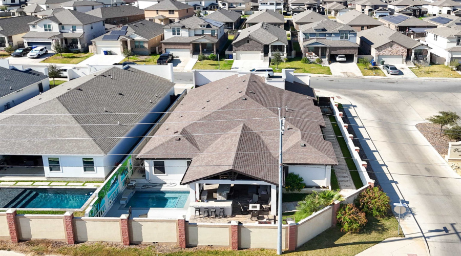 613 Puerta Del Sol, Laredo, Texas 78045, 4 Bedrooms Bedrooms, 6 Rooms Rooms,3 BathroomsBathrooms,Residential,For Sale,613 Puerta Del Sol,20264424