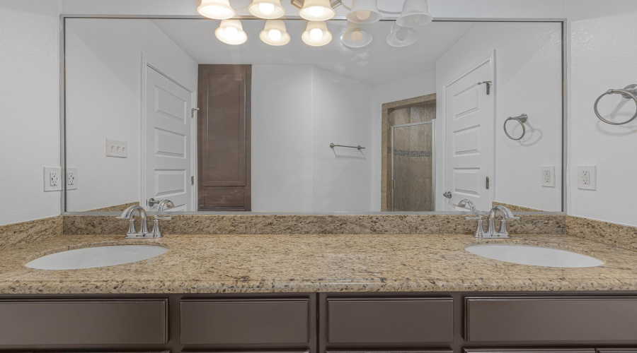 126 Guanajuato Dr., Laredo, Texas 78045, 4 Bedrooms Bedrooms, 8 Rooms Rooms,2 BathroomsBathrooms,Residential,For Sale,126 Guanajuato Dr.,20264427