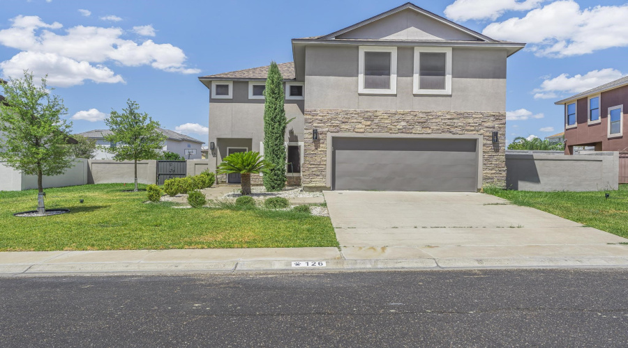 126 Guanajuato Dr., Laredo, Texas 78045, 4 Bedrooms Bedrooms, 8 Rooms Rooms,2 BathroomsBathrooms,Residential,For Sale,126 Guanajuato Dr.,20264427