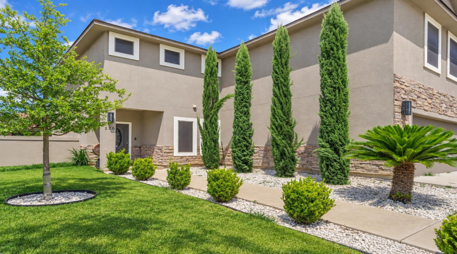 126 Guanajuato Dr., Laredo, Texas 78045, 4 Bedrooms Bedrooms, 8 Rooms Rooms,2 BathroomsBathrooms,Residential,For Sale,126 Guanajuato Dr.,20264427