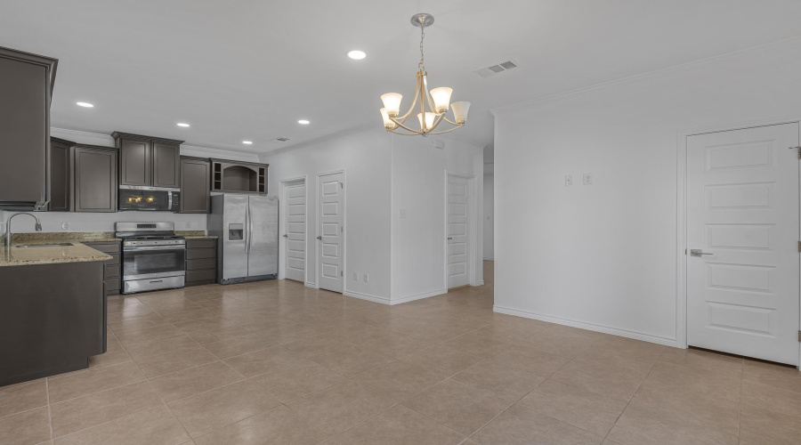 126 Guanajuato Dr., Laredo, Texas 78045, 4 Bedrooms Bedrooms, 8 Rooms Rooms,2 BathroomsBathrooms,Residential,For Sale,126 Guanajuato Dr.,20264427