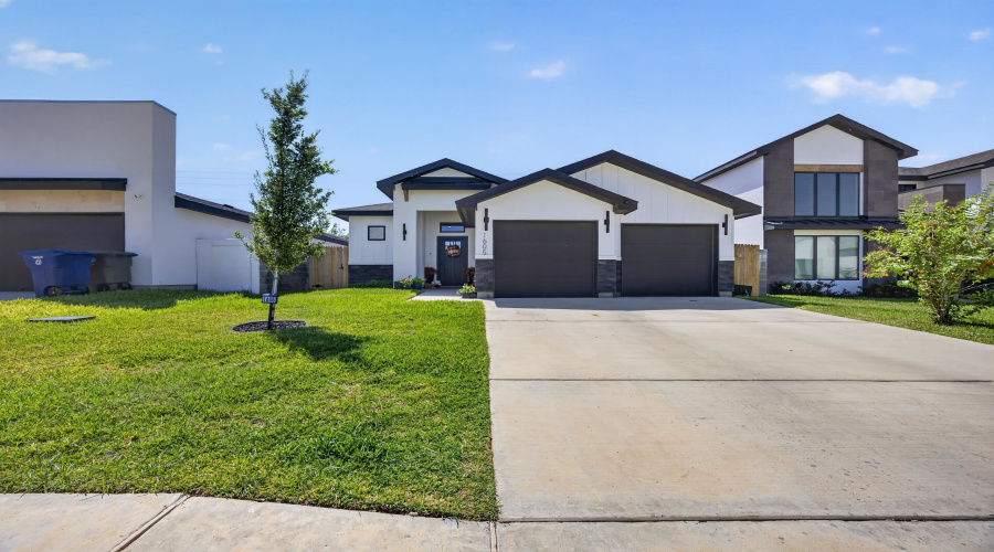 1605 Belgian Blue Lp., Laredo, Texas 78046, 3 Bedrooms Bedrooms, 5 Rooms Rooms,2 BathroomsBathrooms,Residential,For Sale,1605 Belgian Blue Lp.,20264432