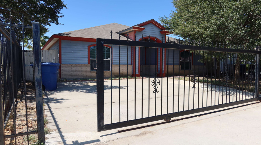 6408 Candela Dr, laredo, Texas 78043, 3 Bedrooms Bedrooms, 6 Rooms Rooms,2 BathroomsBathrooms,Residential,For Rent,6408 Candela Dr,20264434