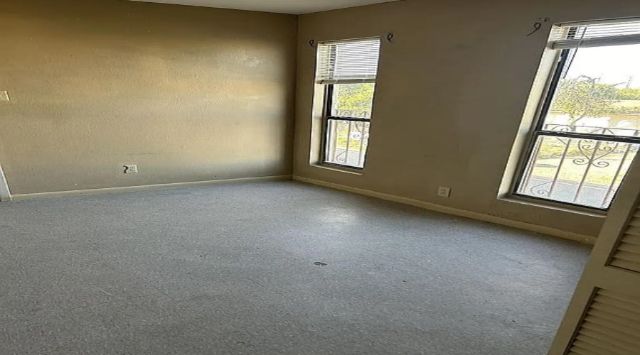 920 San Ygnacio Ave., Laredo, Texas 78040, ,Multi-family,For Sale,920 San Ygnacio Ave.,20264428