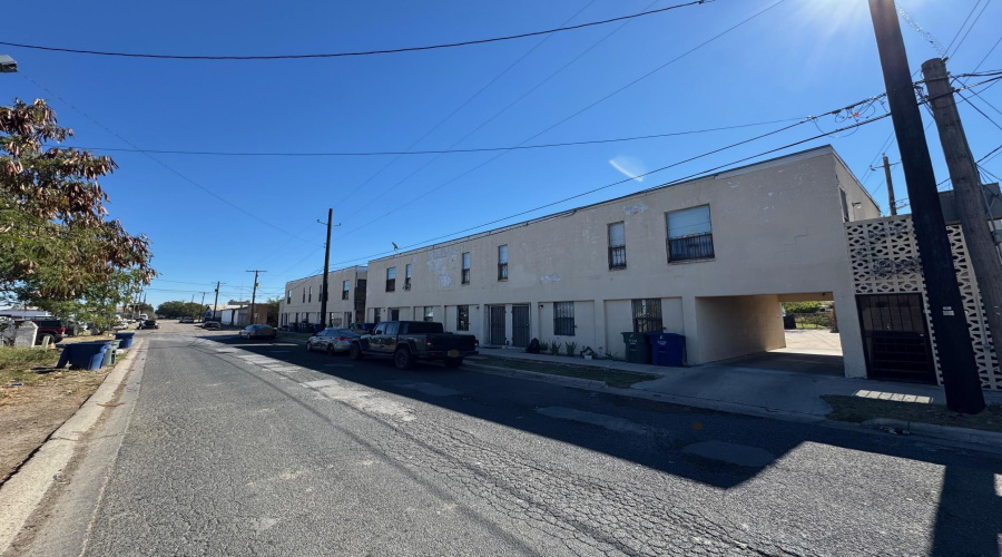 920 San Ygnacio Ave., Laredo, Texas 78040, ,Multi-family,For Sale,920 San Ygnacio Ave.,20264428
