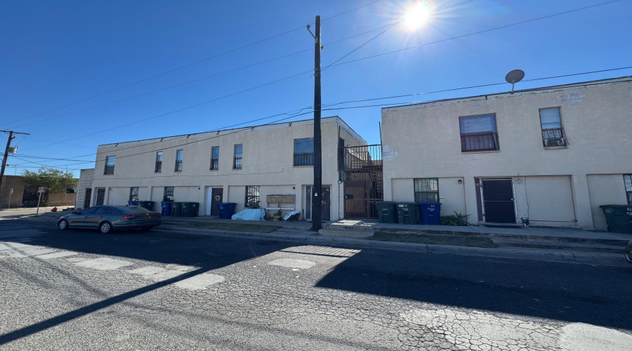920 San Ygnacio Ave., Laredo, Texas 78040, ,Multi-family,For Sale,920 San Ygnacio Ave.,20264428