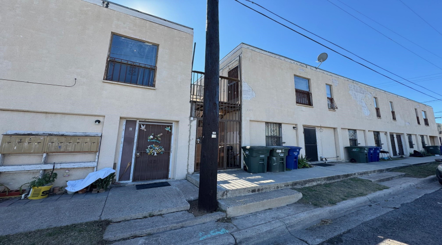 920 San Ygnacio Ave., Laredo, Texas 78040, ,Multi-family,For Sale,920 San Ygnacio Ave.,20264428