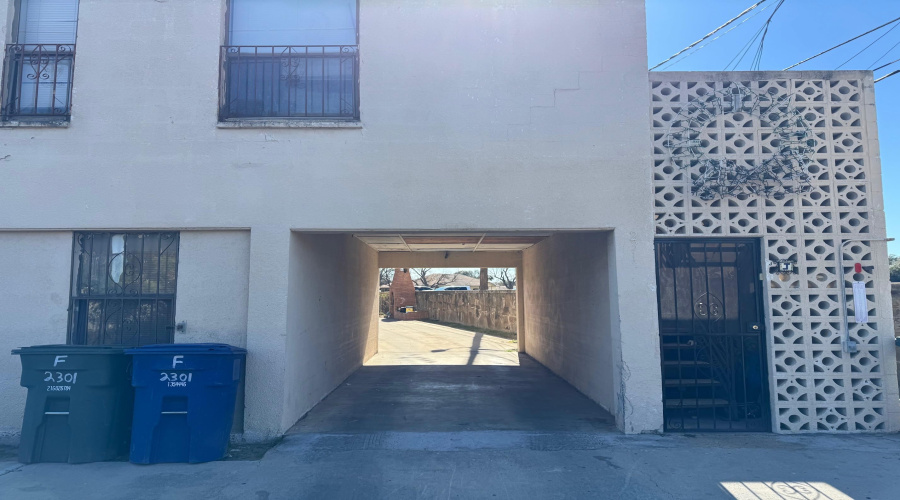 920 San Ygnacio Ave., Laredo, Texas 78040, ,Multi-family,For Sale,920 San Ygnacio Ave.,20264428