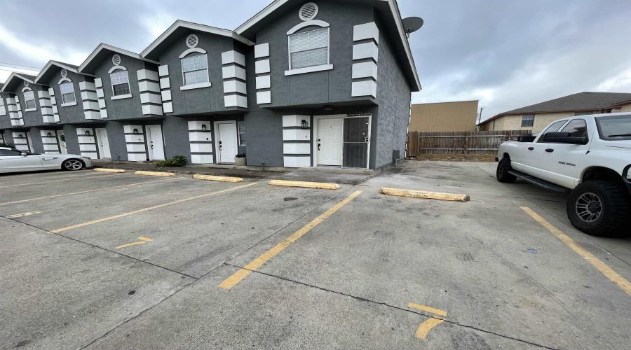 4018 N Meadow Ave, LAREDO, Texas 78041, 2 Bedrooms Bedrooms, 4 Rooms Rooms,1 BathroomBathrooms,Residential,For Rent,4018 N Meadow Ave,20264435