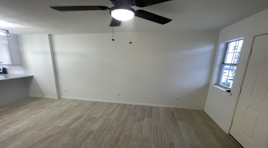 4018 N Meadow Ave, LAREDO, Texas 78041, 2 Bedrooms Bedrooms, 4 Rooms Rooms,1 BathroomBathrooms,Residential,For Rent,4018 N Meadow Ave,20264435
