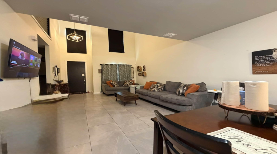 5423 Capilla St., Laredo, Texas 78046, 3 Bedrooms Bedrooms, 6 Rooms Rooms,2 BathroomsBathrooms,Residential,For Sale,5423 Capilla St.,20264437