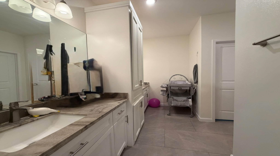 5423 Capilla St., Laredo, Texas 78046, 3 Bedrooms Bedrooms, 6 Rooms Rooms,2 BathroomsBathrooms,Residential,For Sale,5423 Capilla St.,20264437