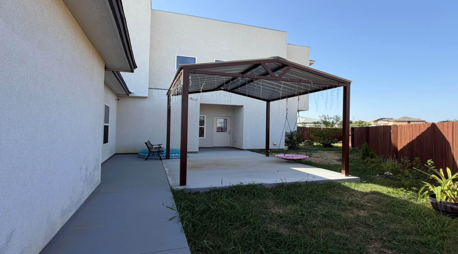 5423 Capilla St., Laredo, Texas 78046, 3 Bedrooms Bedrooms, 6 Rooms Rooms,2 BathroomsBathrooms,Residential,For Sale,5423 Capilla St.,20264437
