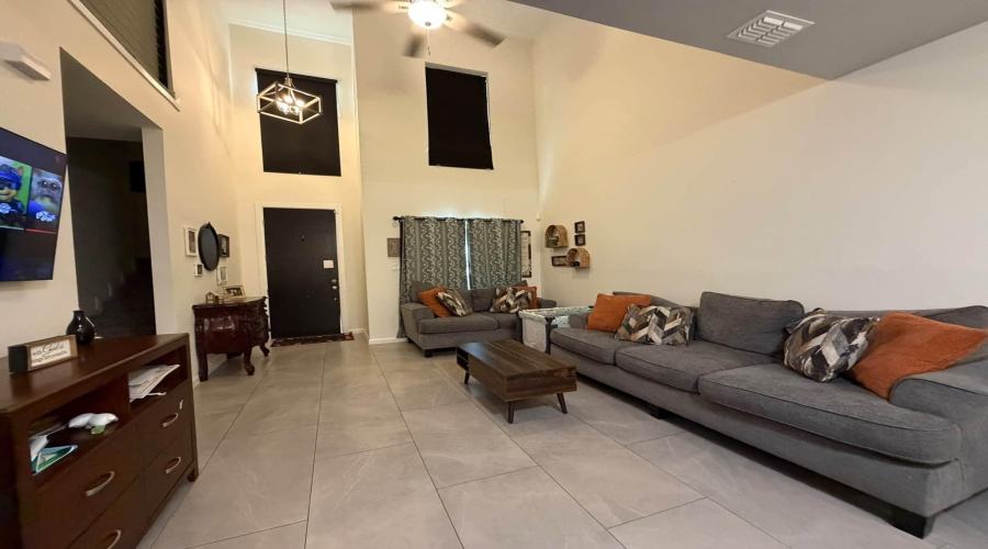 5423 Capilla St., Laredo, Texas 78046, 3 Bedrooms Bedrooms, 6 Rooms Rooms,2 BathroomsBathrooms,Residential,For Sale,5423 Capilla St.,20264437