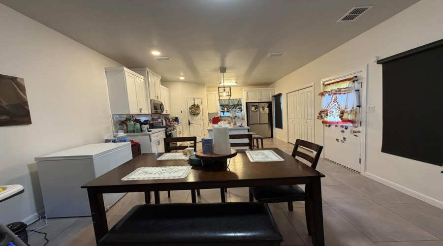 5423 Capilla St., Laredo, Texas 78046, 3 Bedrooms Bedrooms, 6 Rooms Rooms,2 BathroomsBathrooms,Residential,For Sale,5423 Capilla St.,20264437