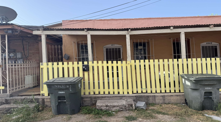 1701 Lincoln St, Laredo, Texas 78040, 1 Bedroom Bedrooms, 2 Rooms Rooms,1 BathroomBathrooms,Residential,For Rent,1701 Lincoln St,20264443