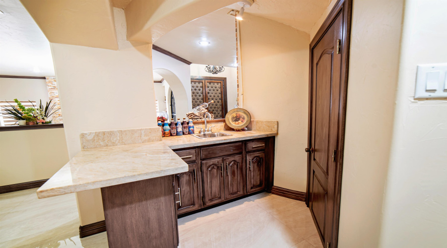 110 Windsor Rd, LAREDO, Texas 78045, 5 Bedrooms Bedrooms, 11 Rooms Rooms,5 BathroomsBathrooms,Residential,For Sale,110 Windsor Rd,20264444