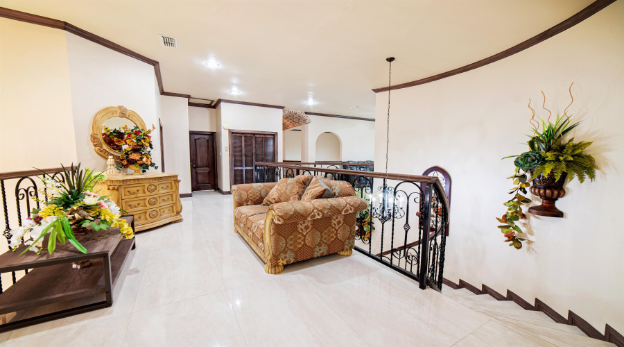 110 Windsor Rd, LAREDO, Texas 78045, 5 Bedrooms Bedrooms, 11 Rooms Rooms,5 BathroomsBathrooms,Residential,For Sale,110 Windsor Rd,20264444