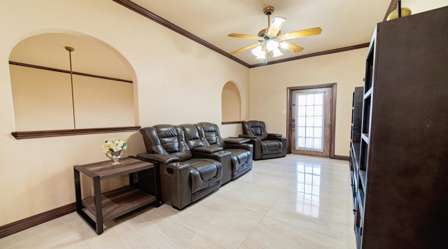 110 Windsor Rd, LAREDO, Texas 78045, 5 Bedrooms Bedrooms, 11 Rooms Rooms,5 BathroomsBathrooms,Residential,For Sale,110 Windsor Rd,20264444