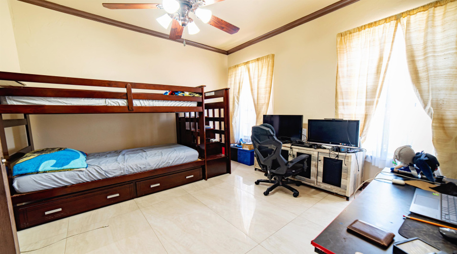 110 Windsor Rd, LAREDO, Texas 78045, 5 Bedrooms Bedrooms, 11 Rooms Rooms,5 BathroomsBathrooms,Residential,For Sale,110 Windsor Rd,20264444