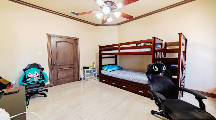 110 Windsor Rd, LAREDO, Texas 78045, 5 Bedrooms Bedrooms, 11 Rooms Rooms,5 BathroomsBathrooms,Residential,For Sale,110 Windsor Rd,20264444