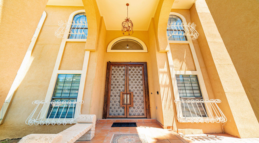 110 Windsor Rd, LAREDO, Texas 78045, 5 Bedrooms Bedrooms, 11 Rooms Rooms,5 BathroomsBathrooms,Residential,For Sale,110 Windsor Rd,20264444