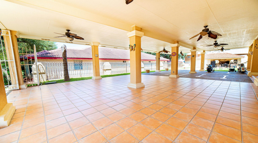 110 Windsor Rd, LAREDO, Texas 78045, 5 Bedrooms Bedrooms, 11 Rooms Rooms,5 BathroomsBathrooms,Residential,For Sale,110 Windsor Rd,20264444