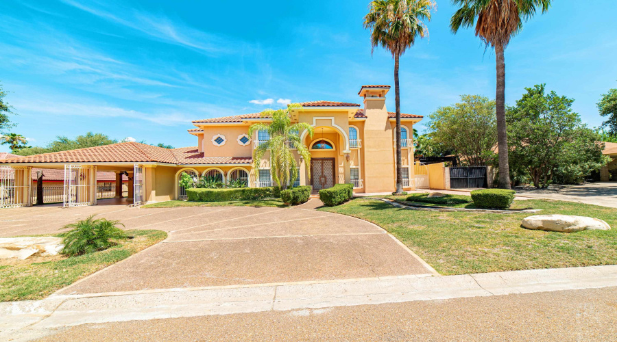 110 Windsor Rd, LAREDO, Texas 78045, 5 Bedrooms Bedrooms, 11 Rooms Rooms,5 BathroomsBathrooms,Residential,For Sale,110 Windsor Rd,20264444