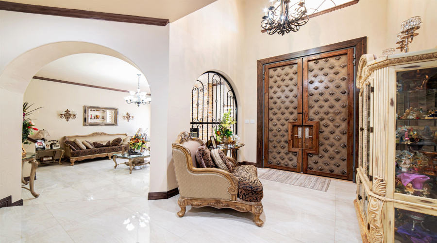 110 Windsor Rd, LAREDO, Texas 78045, 5 Bedrooms Bedrooms, 11 Rooms Rooms,5 BathroomsBathrooms,Residential,For Sale,110 Windsor Rd,20264444