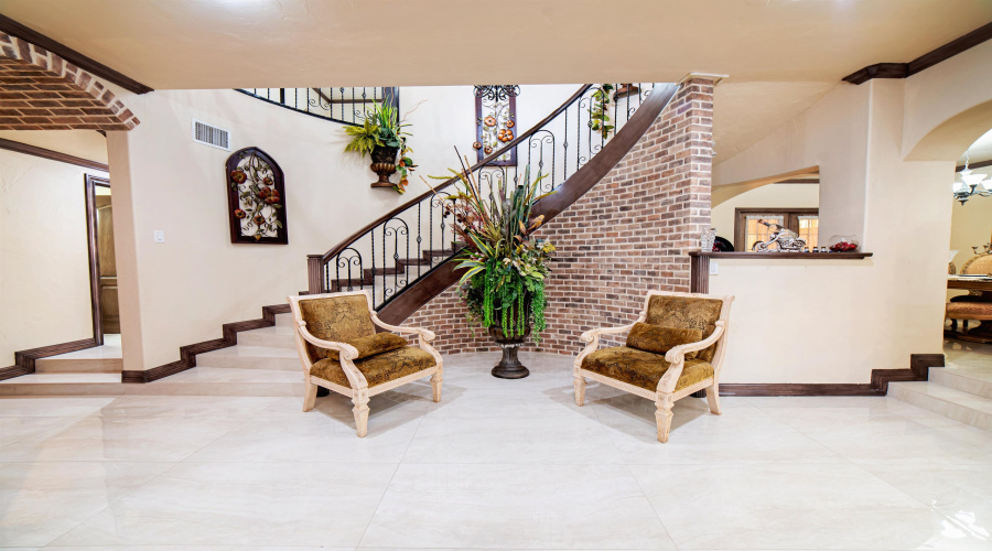 110 Windsor Rd, LAREDO, Texas 78045, 5 Bedrooms Bedrooms, 11 Rooms Rooms,5 BathroomsBathrooms,Residential,For Sale,110 Windsor Rd,20264444