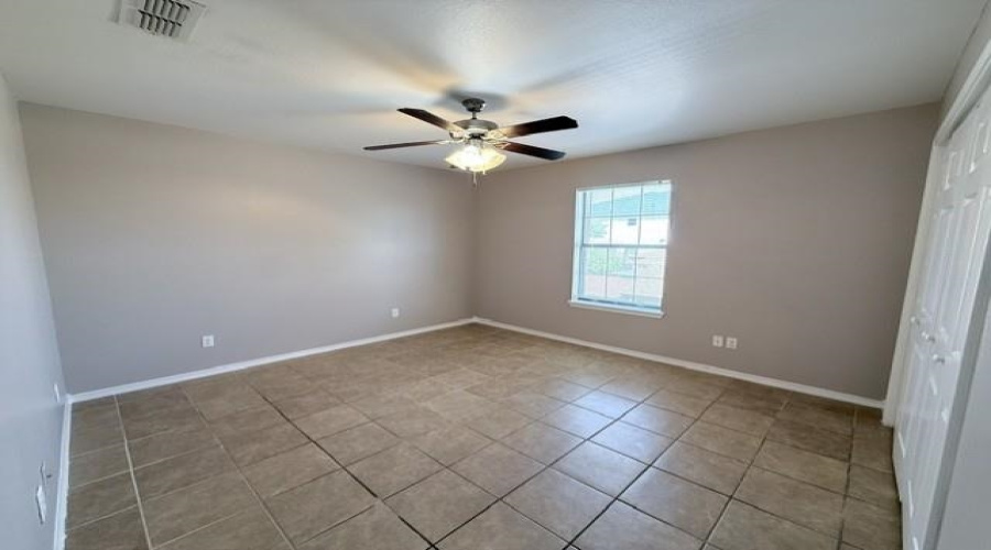 902 Laredo St, Laredo, Texas 78040, 2 Bedrooms Bedrooms, 4 Rooms Rooms,1 BathroomBathrooms,Residential,For Rent,902 Laredo St,20264445