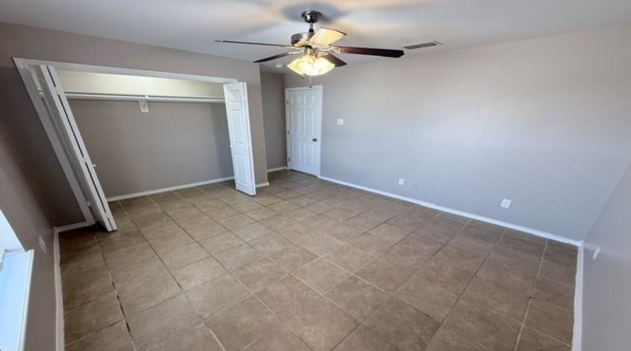 902 Laredo St, Laredo, Texas 78040, 2 Bedrooms Bedrooms, 4 Rooms Rooms,1 BathroomBathrooms,Residential,For Rent,902 Laredo St,20264445