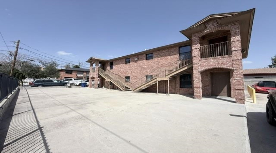 902 Laredo St, Laredo, Texas 78040, 2 Bedrooms Bedrooms, 4 Rooms Rooms,1 BathroomBathrooms,Residential,For Rent,902 Laredo St,20264445