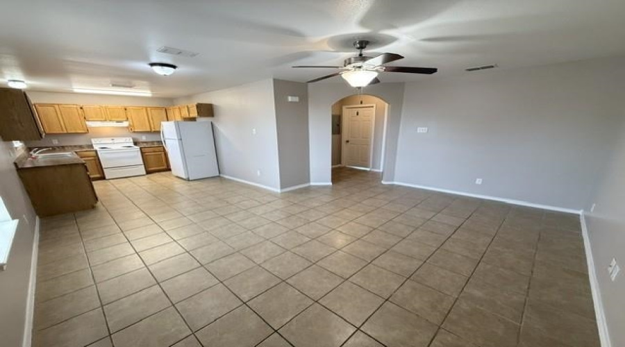 902 Laredo St, Laredo, Texas 78040, 2 Bedrooms Bedrooms, 4 Rooms Rooms,1 BathroomBathrooms,Residential,For Rent,902 Laredo St,20264445