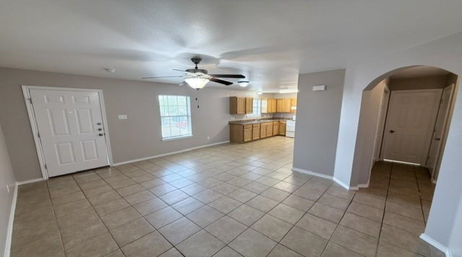902 Laredo St, Laredo, Texas 78040, 2 Bedrooms Bedrooms, 4 Rooms Rooms,1 BathroomBathrooms,Residential,For Rent,902 Laredo St,20264445