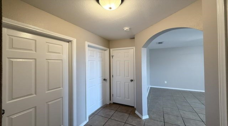 902 Laredo St, Laredo, Texas 78040, 2 Bedrooms Bedrooms, 4 Rooms Rooms,1 BathroomBathrooms,Residential,For Rent,902 Laredo St,20264445
