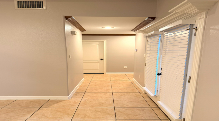 116 Knoll Ave, Laredo, Texas 78045, 3 Bedrooms Bedrooms, 6 Rooms Rooms,2 BathroomsBathrooms,Residential,For Rent,116 Knoll Ave,20264446