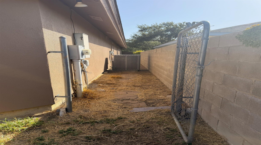 116 Knoll Ave, Laredo, Texas 78045, 3 Bedrooms Bedrooms, 6 Rooms Rooms,2 BathroomsBathrooms,Residential,For Rent,116 Knoll Ave,20264446