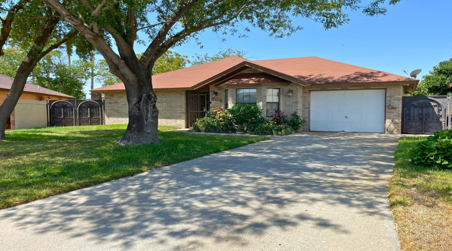 306 Potranca Ct, Laredo, Texas 78045, 3 Bedrooms Bedrooms, 6 Rooms Rooms,2 BathroomsBathrooms,Residential,For Rent,306 Potranca Ct,20264451