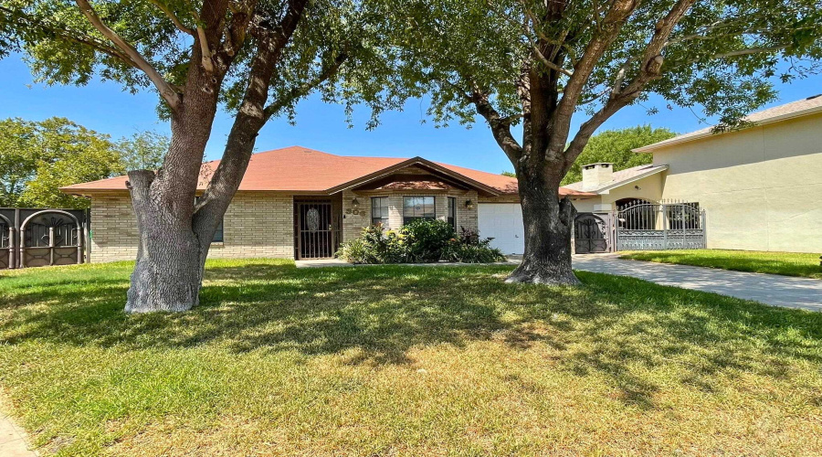 306 Potranca Ct, Laredo, Texas 78045, 3 Bedrooms Bedrooms, 6 Rooms Rooms,2 BathroomsBathrooms,Residential,For Rent,306 Potranca Ct,20264451