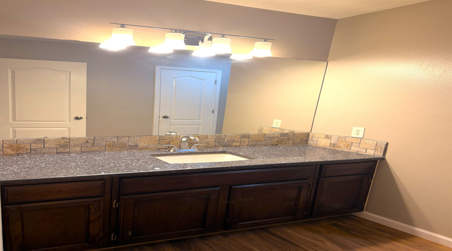 3218 Imperial Dr, Laredo, Texas 78045, 3 Bedrooms Bedrooms, 6 Rooms Rooms,2 BathroomsBathrooms,Residential,For Rent,3218 Imperial Dr,20264452