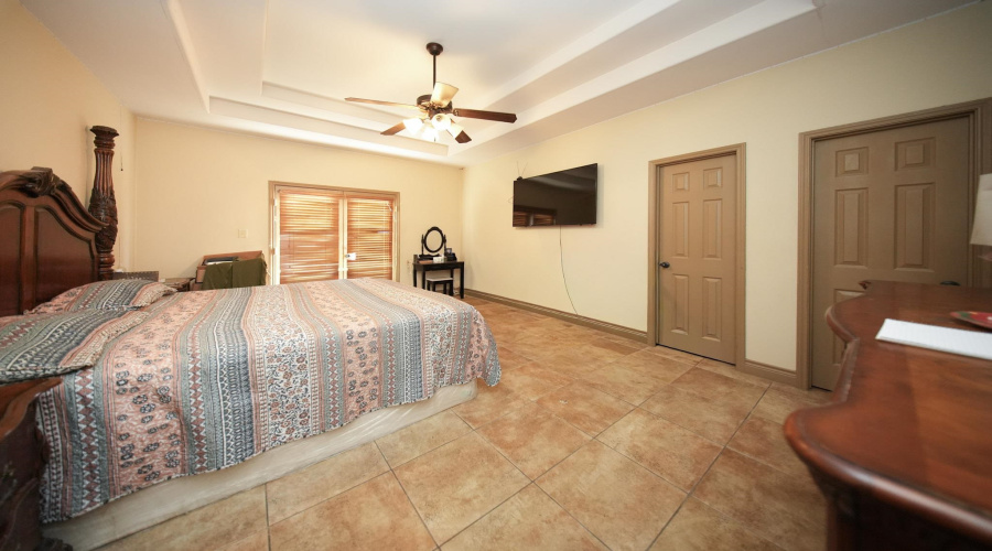 4120 De Novo St, LAREDO, Texas 78045, 4 Bedrooms Bedrooms, 8 Rooms Rooms,3 BathroomsBathrooms,Residential,For Sale,4120 De Novo St,20264454
