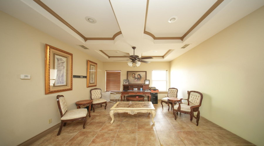 4120 De Novo St, LAREDO, Texas 78045, 4 Bedrooms Bedrooms, 8 Rooms Rooms,3 BathroomsBathrooms,Residential,For Sale,4120 De Novo St,20264454