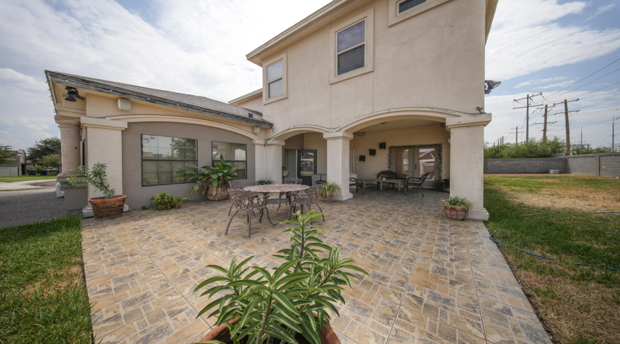 4120 De Novo St, LAREDO, Texas 78045, 4 Bedrooms Bedrooms, 8 Rooms Rooms,3 BathroomsBathrooms,Residential,For Sale,4120 De Novo St,20264454