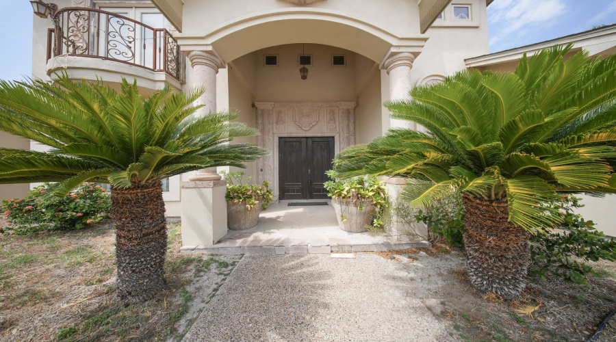 4120 De Novo St, LAREDO, Texas 78045, 4 Bedrooms Bedrooms, 8 Rooms Rooms,3 BathroomsBathrooms,Residential,For Sale,4120 De Novo St,20264454